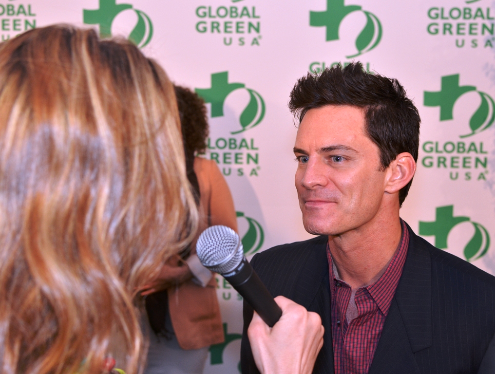 Ginna Kelly interviews Brandon Price of Shake it Up!